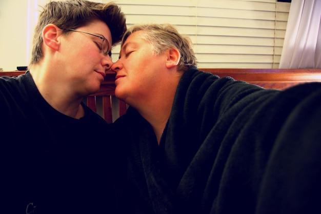 videos de beijos gay